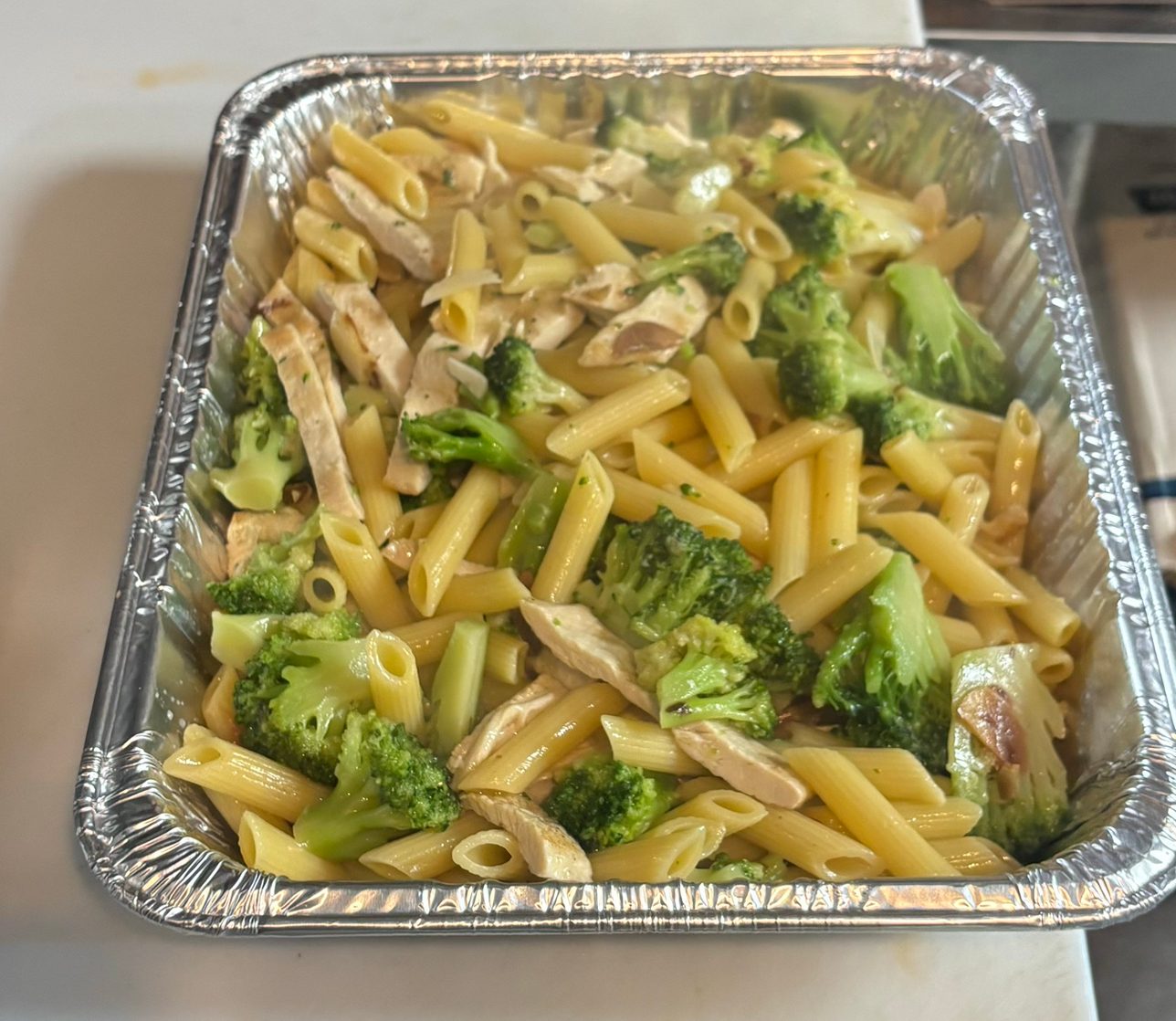 Penne with Broccoli & Chicken Family Meal.