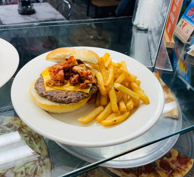 Bacon Cheeseburger.